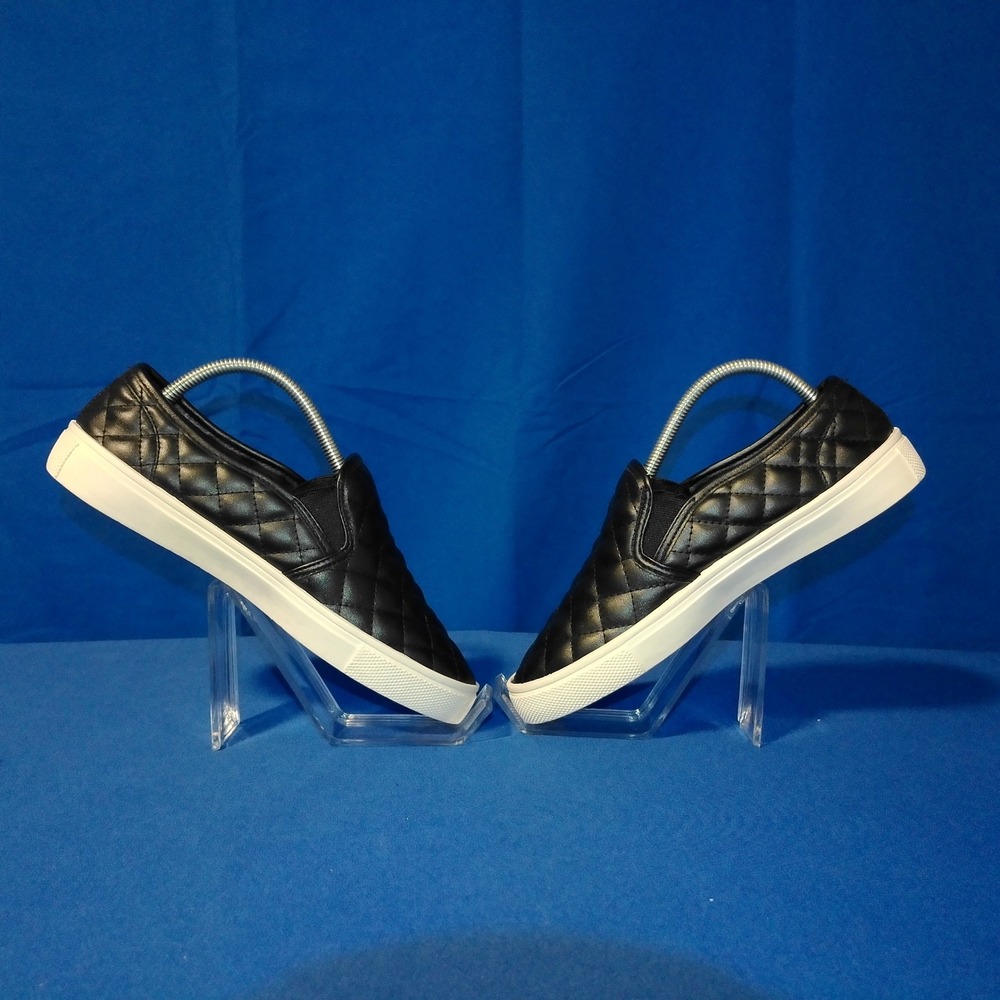 Weeboo Womens Quilted Slip On Sneakers Black Low Top Platform Shoes Size 7.5